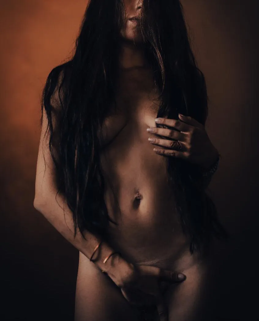 Professional erotica photographer seeking couples looking to capture your time. boudoir to naughty sessions are available! Let’s chat !