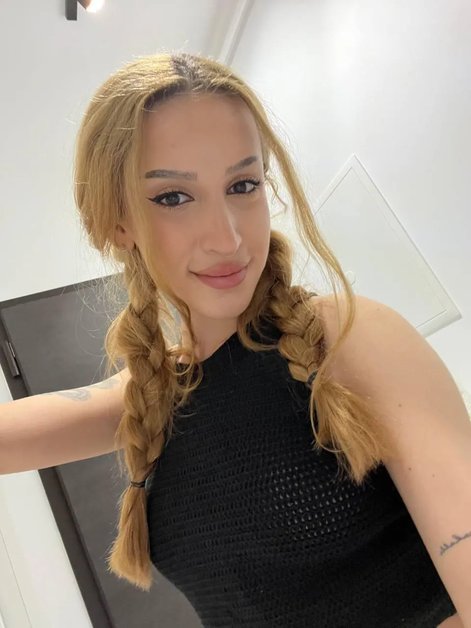 Sending nudes to anybody who needs, are you in?