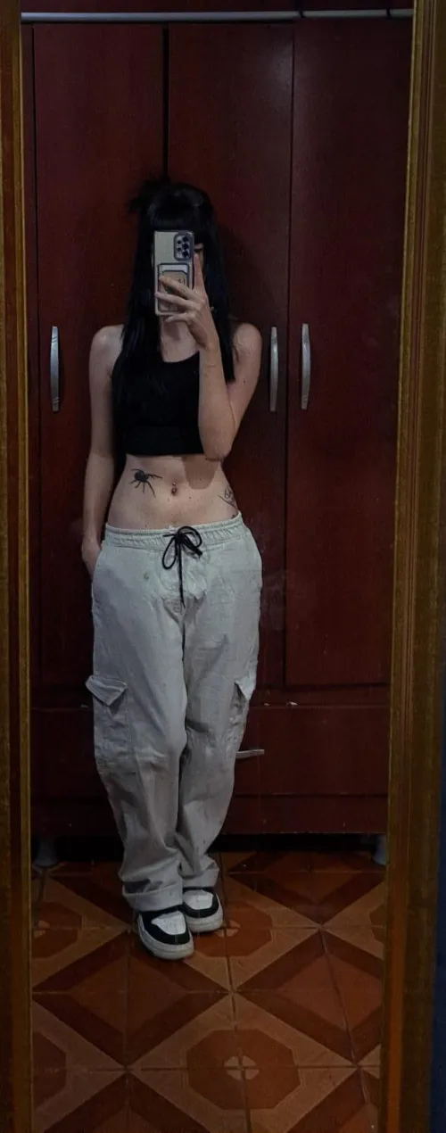 Vem bater uma pra sua putinha 🤤