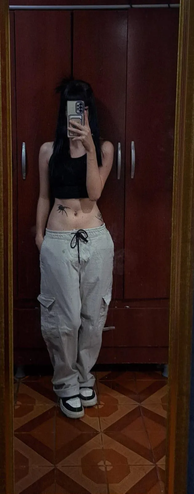 Vem bater uma pra sua putinha 🤤