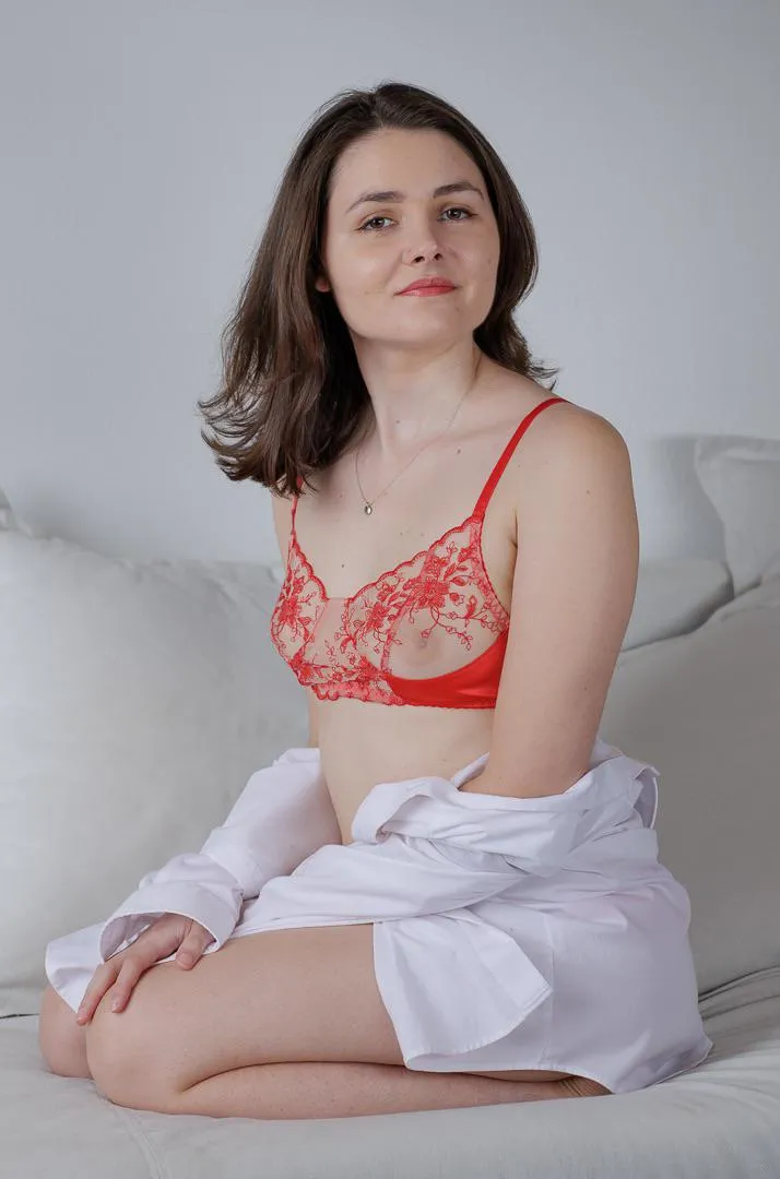 Wearing your shirt [F 27 fibromyalgia]