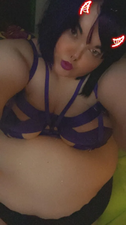 Would u ever praise a girl like me