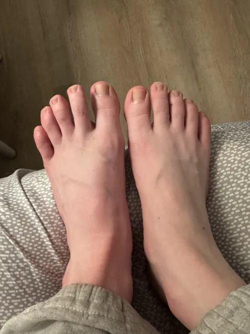 You can try to stop yourself, but you just can’t resist these toes