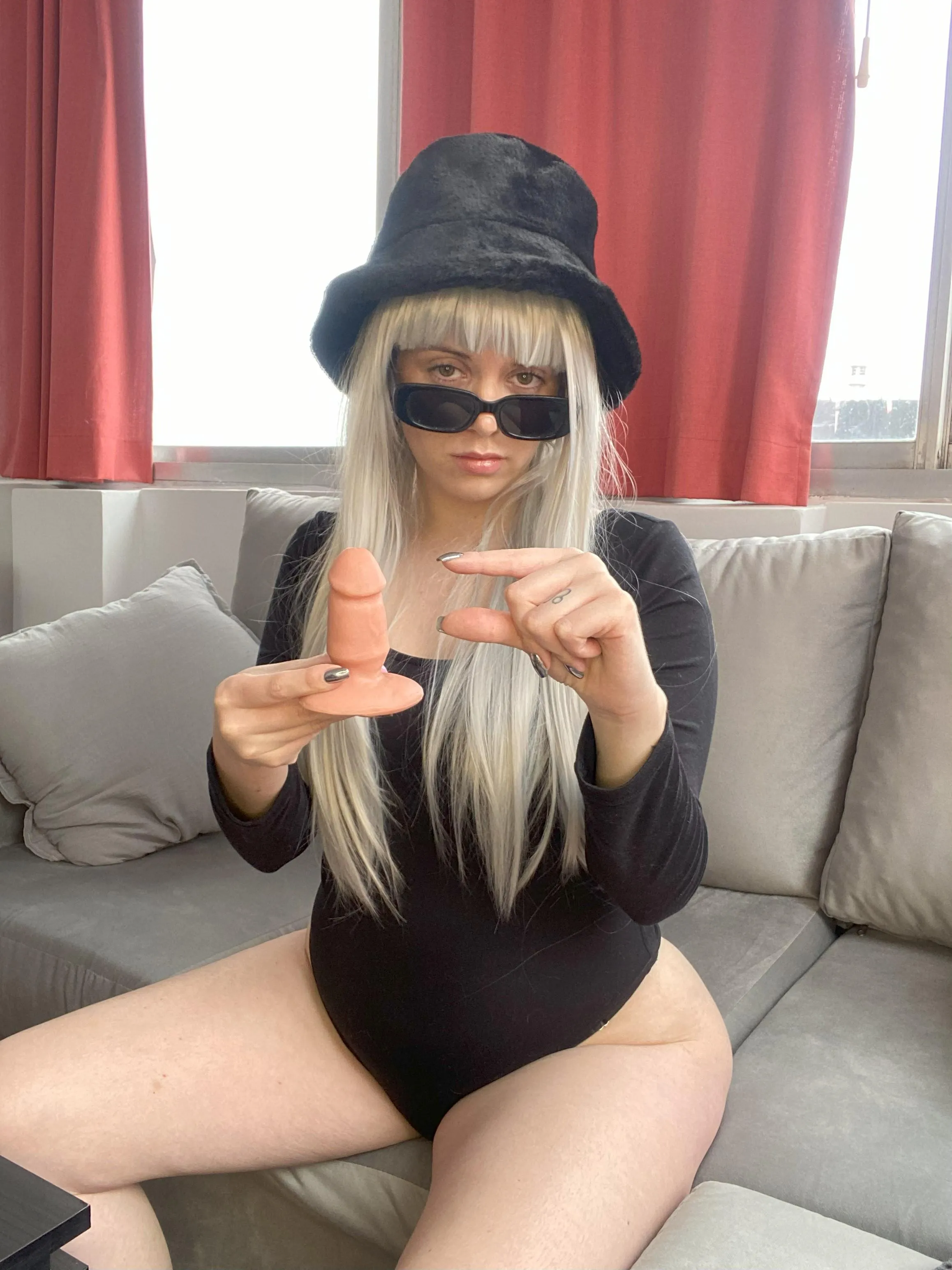 You must feel sad, you need just two fingers to play with yourself.