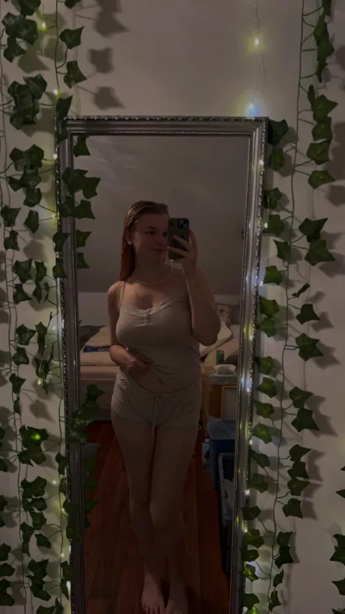 18f looking for someone to fall in love with