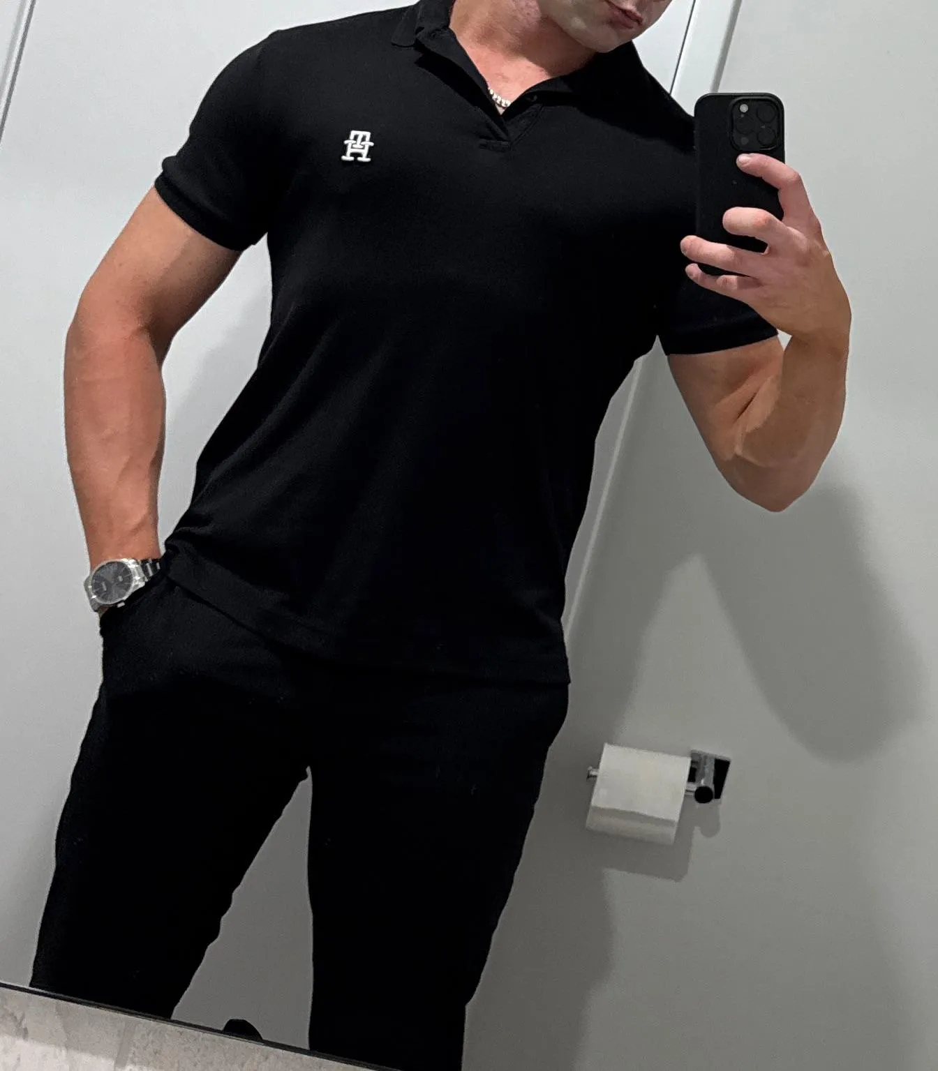 21 M 4 M | Would love to wrap my lips around someone tonight.