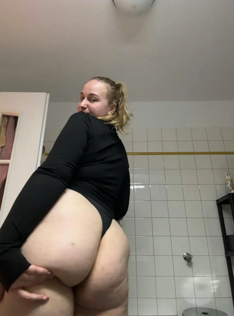 Describe my milf body in one naughty word