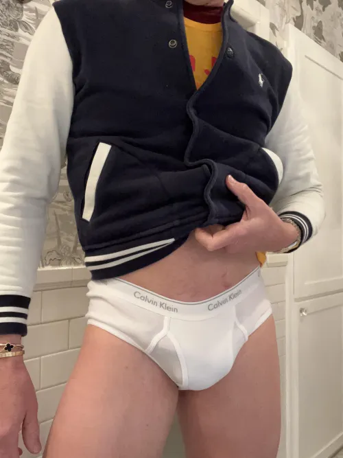 Heading out for the day…fresh and clean. ;-)