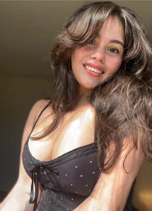 I got that red lip classic thing that you likeeeee 🎶