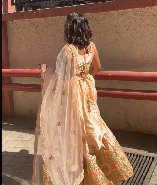 I look like a goddess don’t i? Stop gooning you little pig 🐷