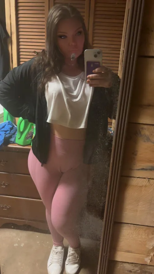 I need someone ASAP to make & film content with me. If you are interested info is in my bio.