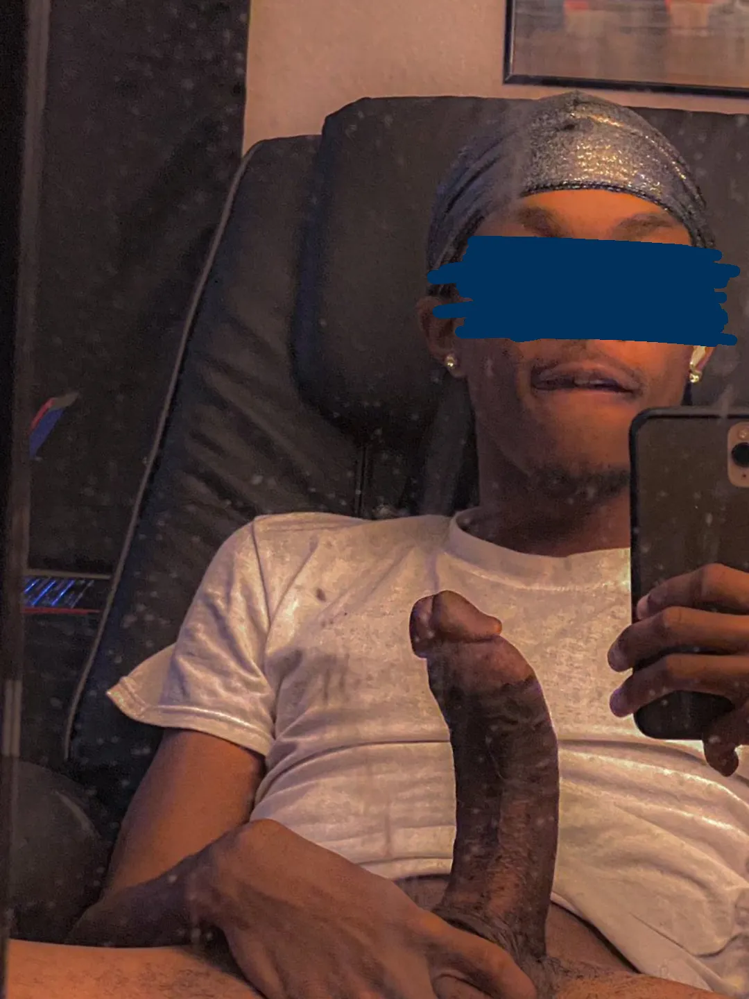 I need to cum .. who's gonna help me out???💦💦