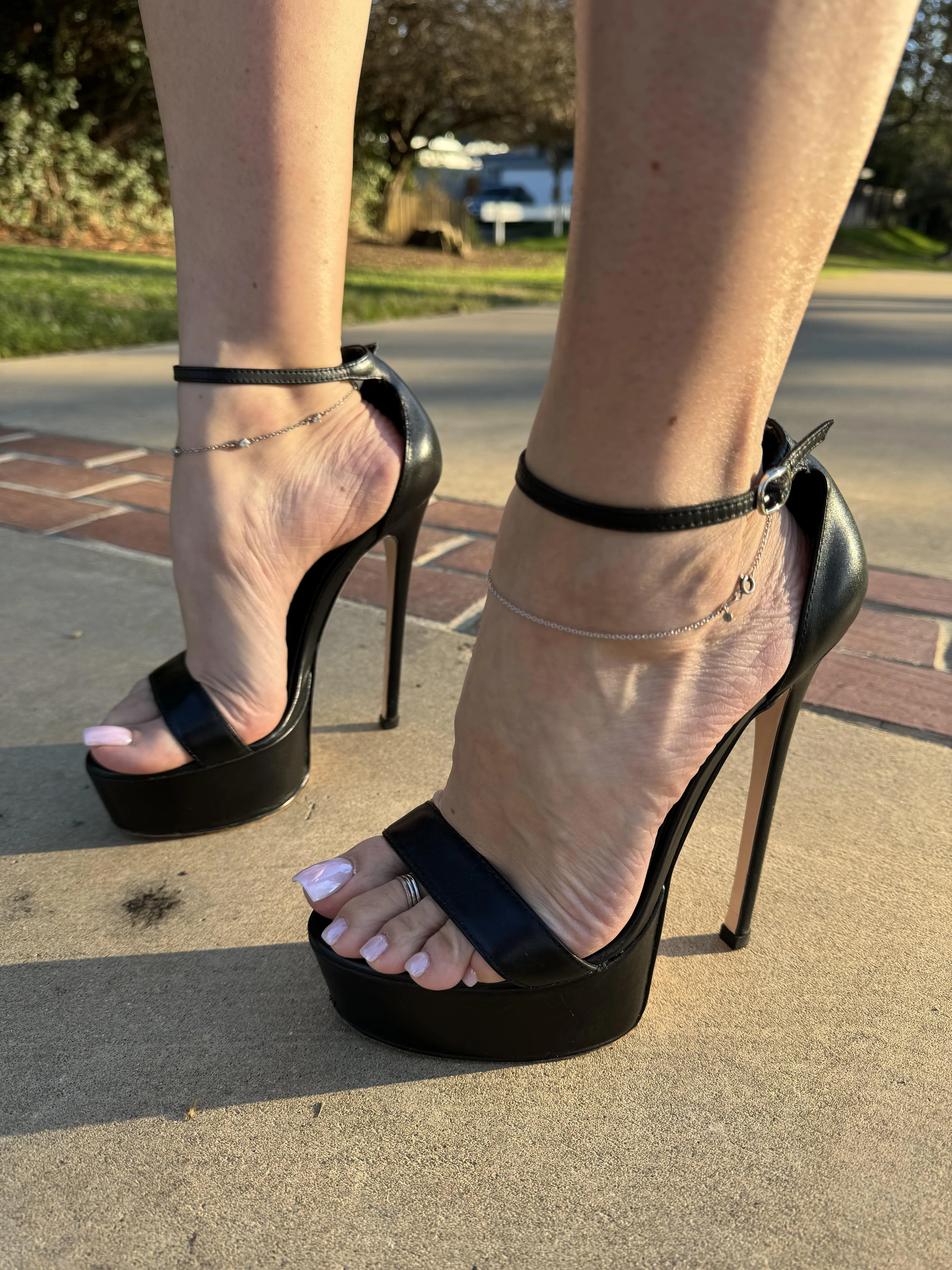 Just my amazing heels 🩷