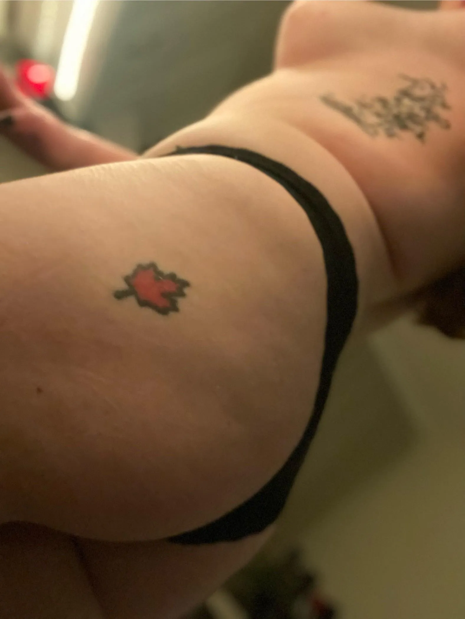 Loving my Canadian leaf tattoo more than ever right now 😅😅 [IRTR]
