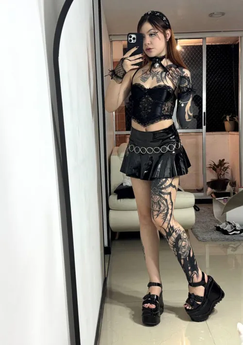 Pretty is fine and alt is fine, but what about prettyaltgirl?