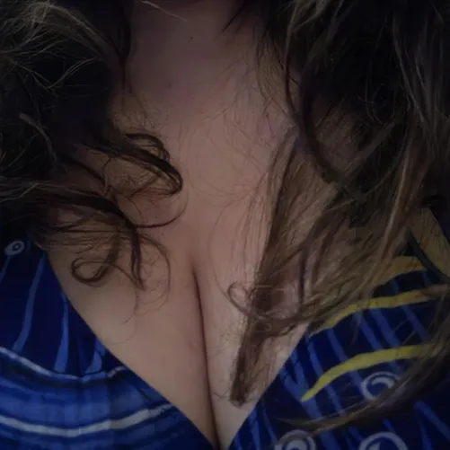 Rise and shine, my sweet puppy. Your Queen drinks only almond milk mocha—be a good boy and make me smile. ☕💸