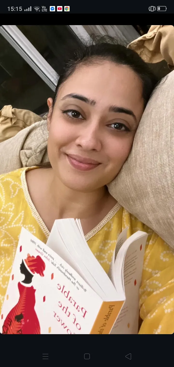 Shweta on bed waiting