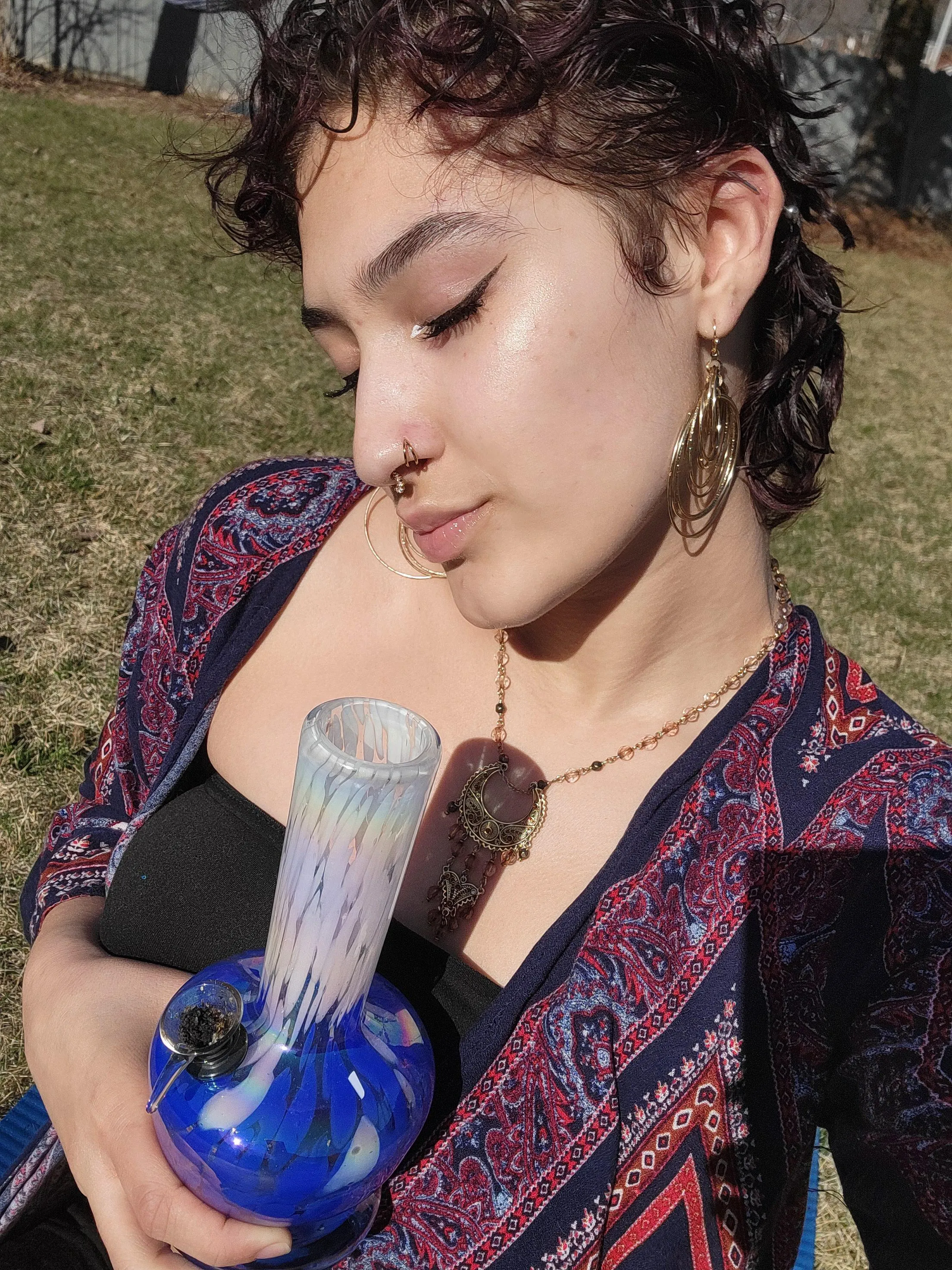 Sitting here, high as hell, knowing I look good and life is easy.