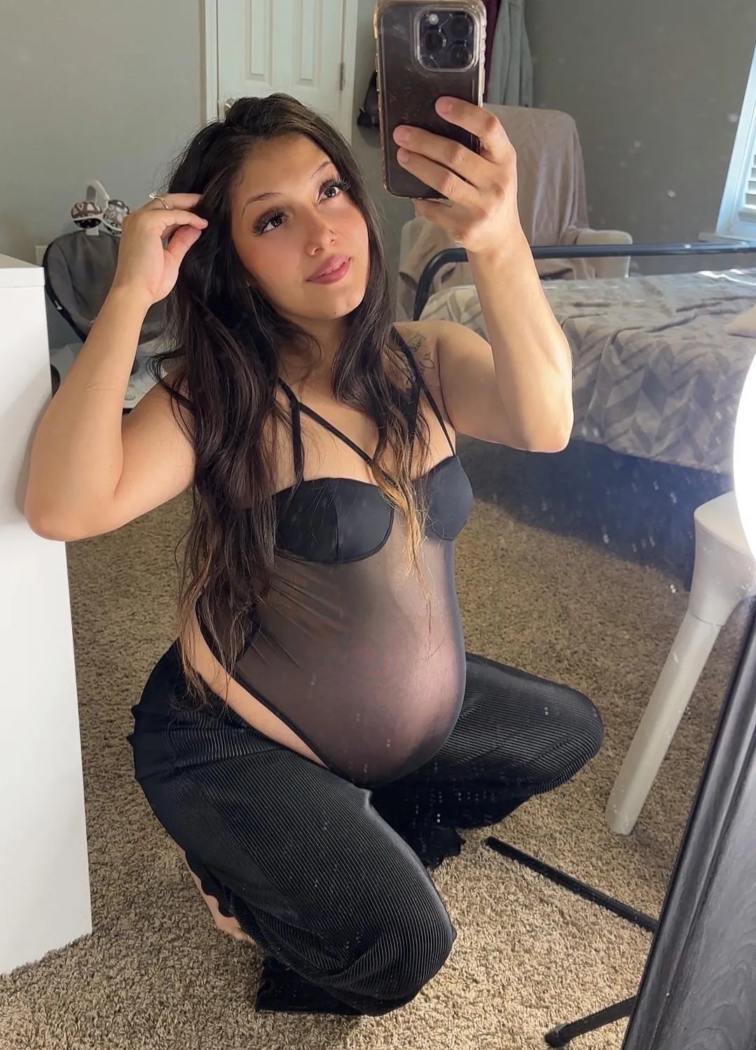 Would you let a hot pregnant girl fuck you?