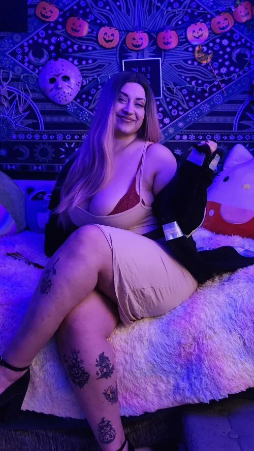 Cosplaying always makes me feel happy. It's fun to play pretend :P