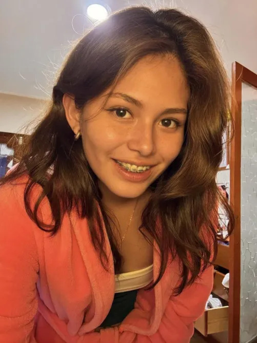 Guys my age usually don’t find me attractive, is there any older guy that does find me sexy?