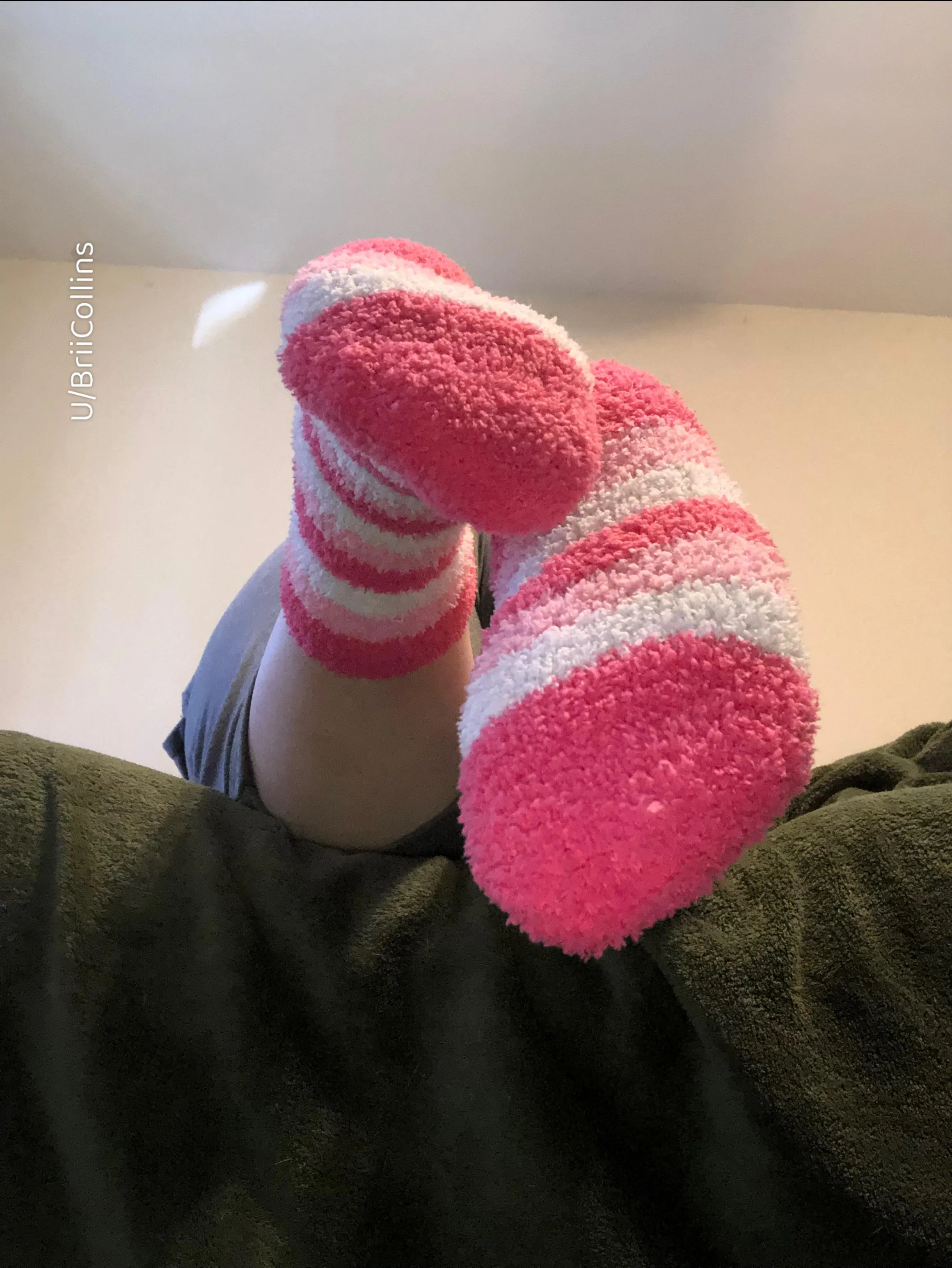 I could make you edge for hours with my socks