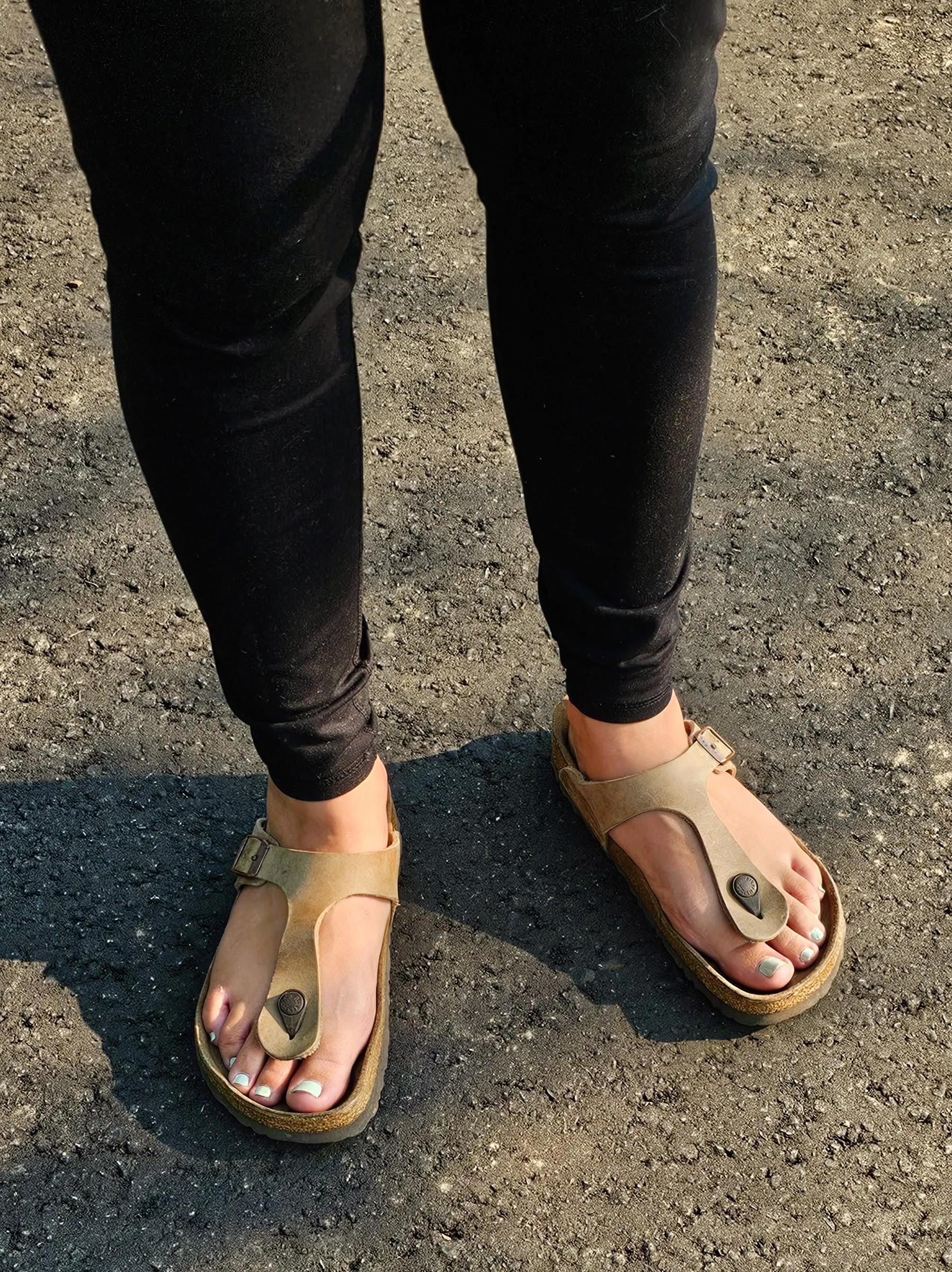 I love teasing the neighbors with these toes while I'm out for a walk 😉