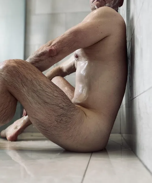 If you shower without taking pictures are you even clean?