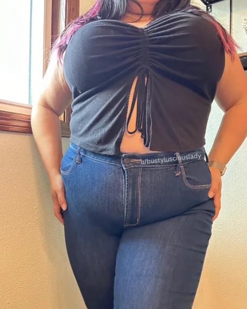 Love how these jeans hug my belly and hips.