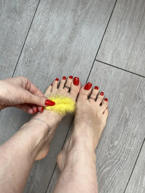 Red toes, yes or no? ❤️