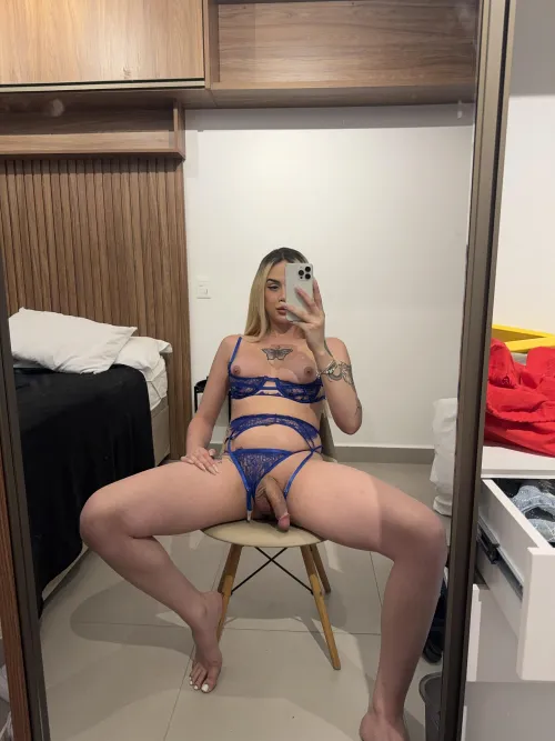 She’s a 10 but is a college girl with a D, what is