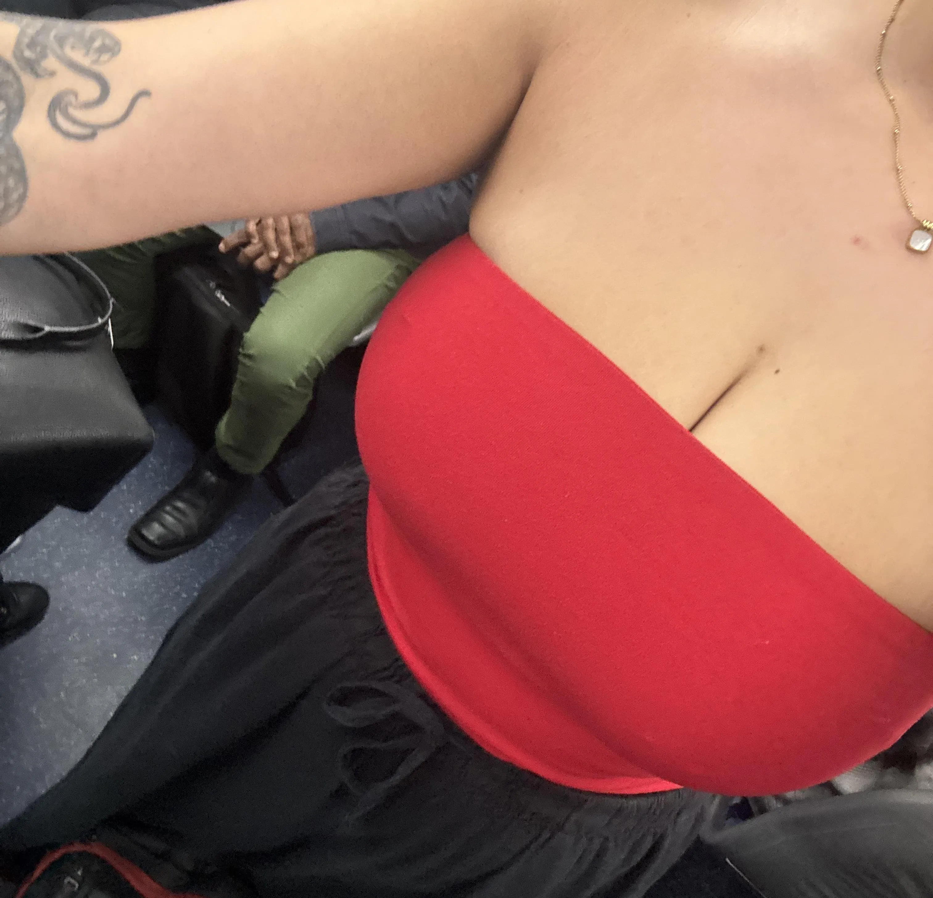 Should I flash everyone on the train 👀