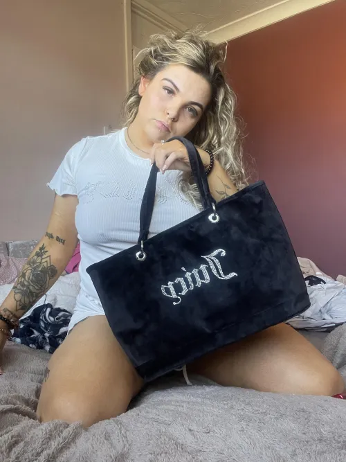 The lurkers make me laugh, you really are that scared huh 🤣