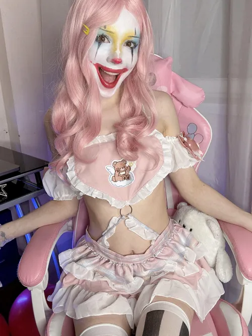 waiting for the biggest funnyman