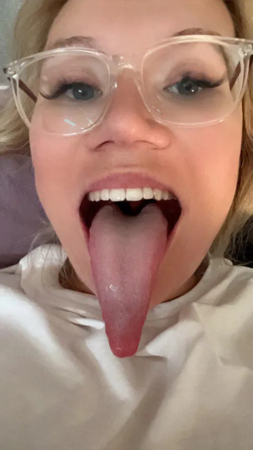 wanna see how wild my tongue can be?