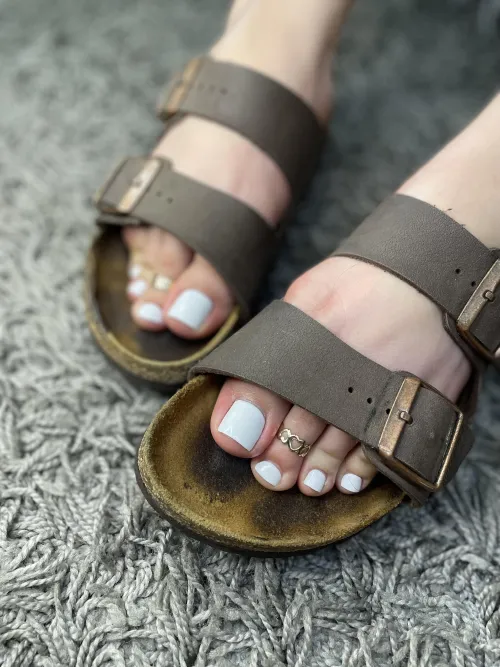 white toes + birks 🤍
