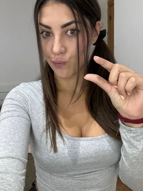 would you let a 19 year old college girl make fun of your dick?