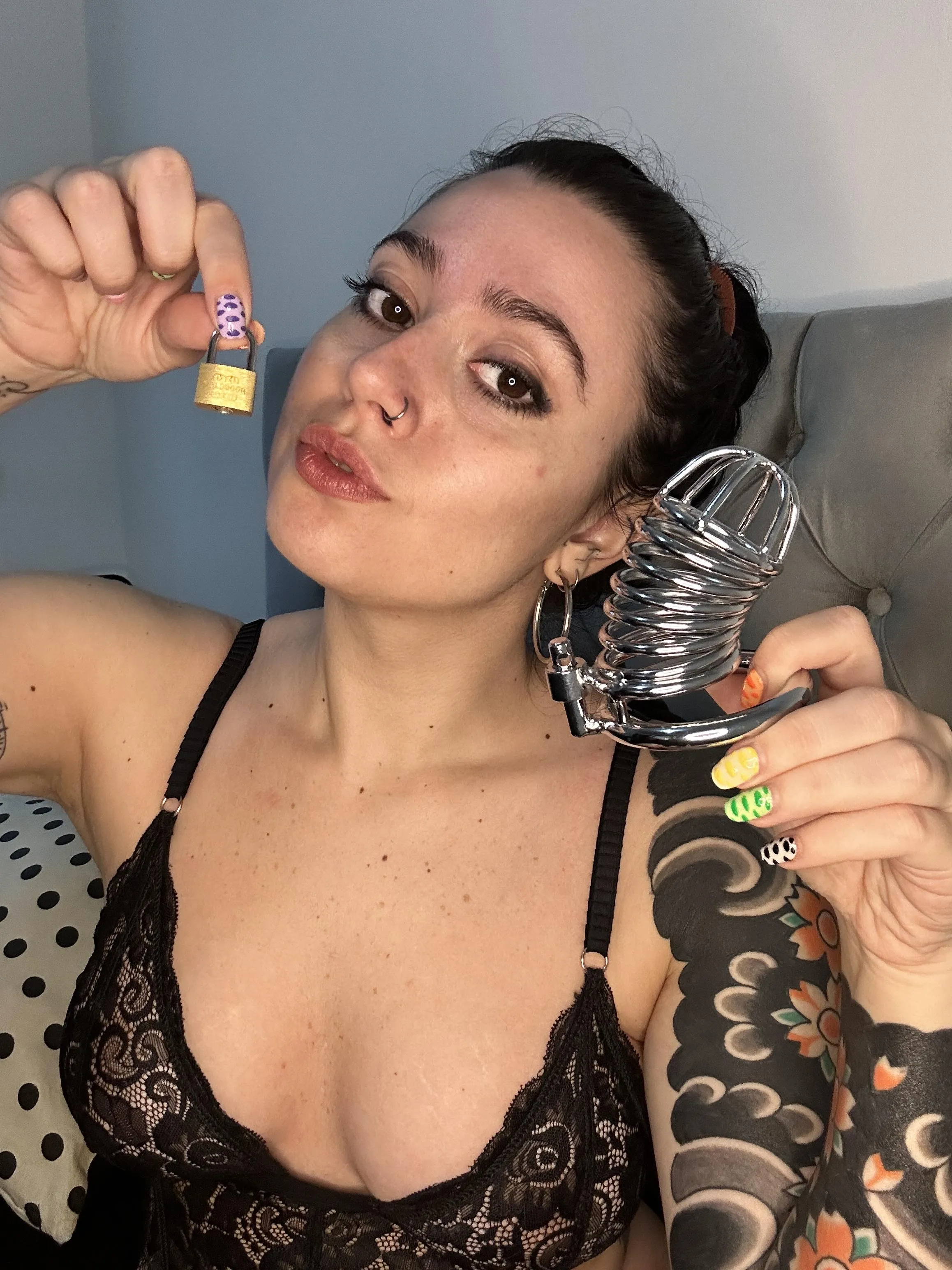 you'll never see the key to this ever again if you don't hand over some $, I need a new bag  [findom]