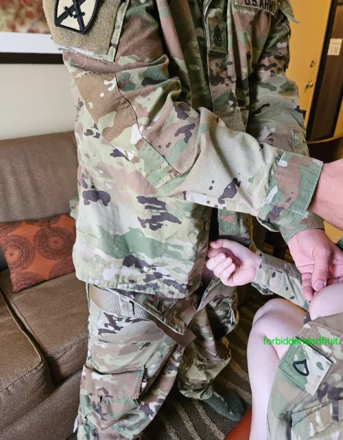 Your favorite real active duty slut is looking for veteran. Recently had one join a group session