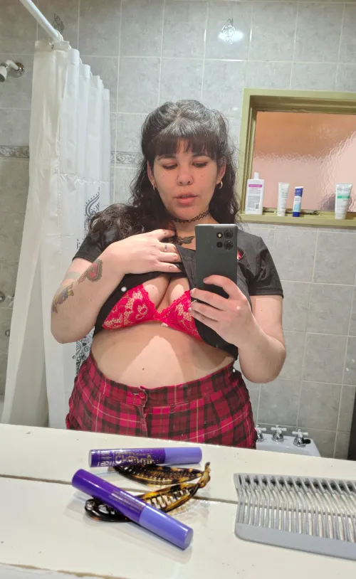 You like tatted chubby girls with bangs?