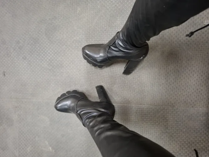 I Love my BOOTS.Would you kiss them all day?