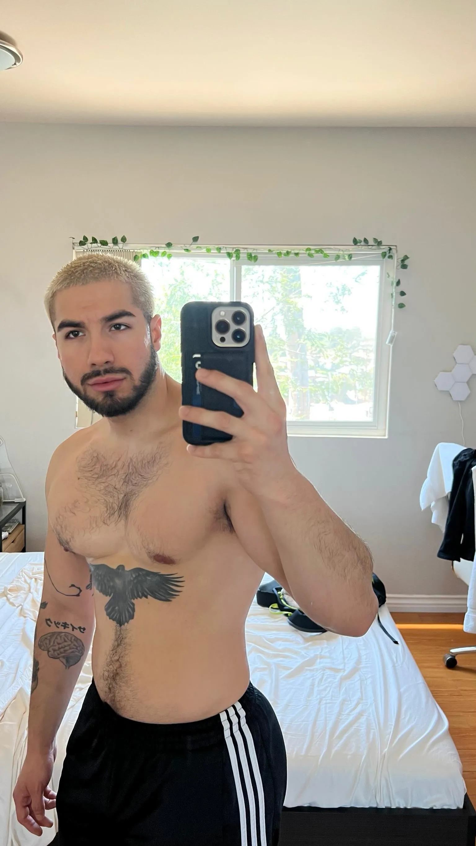 Hairy or trimmed? 🤤