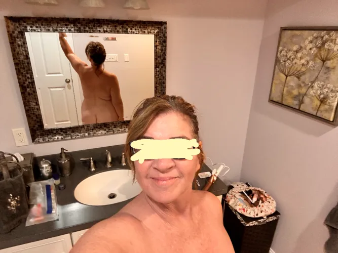 I'm so horny and my husband is out of town