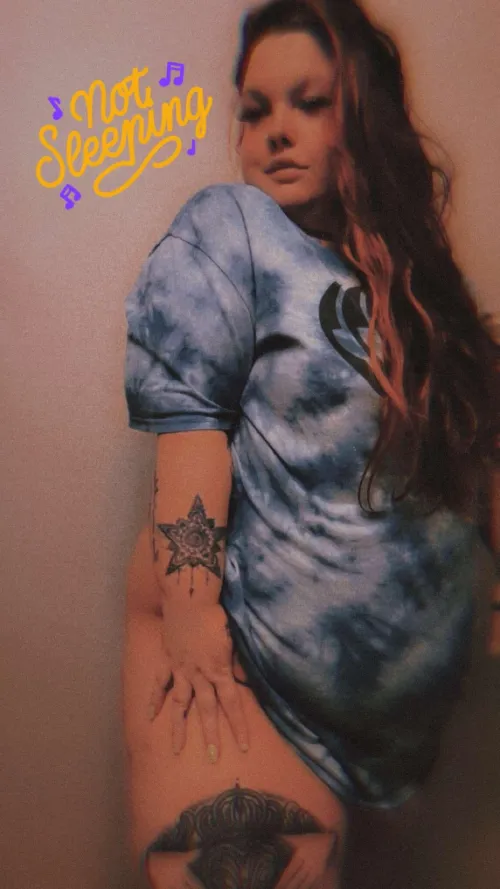 Wearing nothing but my favorite t shirt tonight, just going to smoke & vibe 💨✨