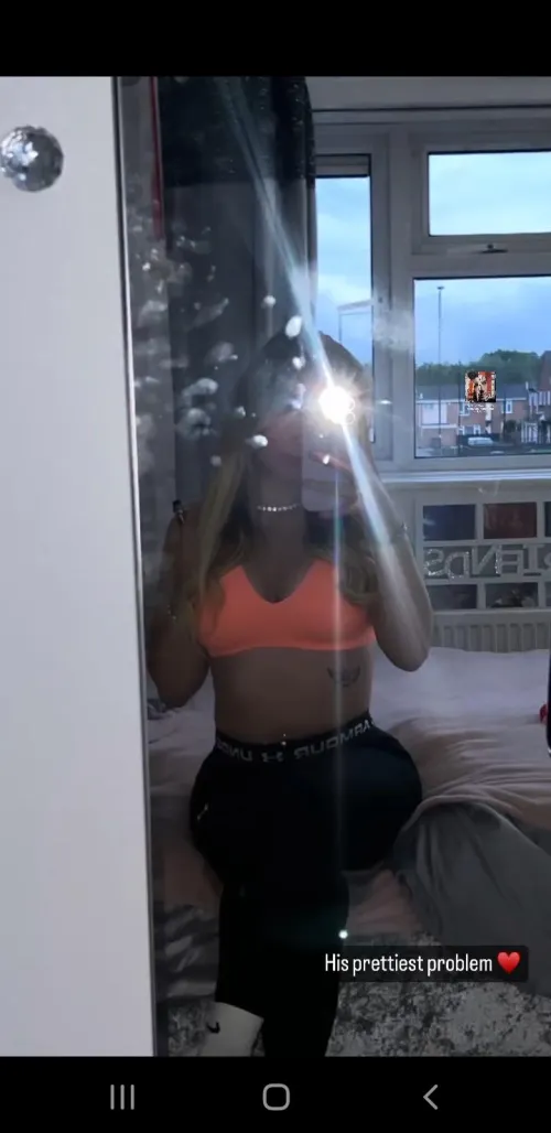 Selling foot stuff. Hmu 😘