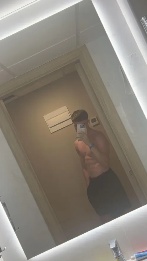 19 can drive straight need my cock sucked today dm me or add snap jamesmcr72