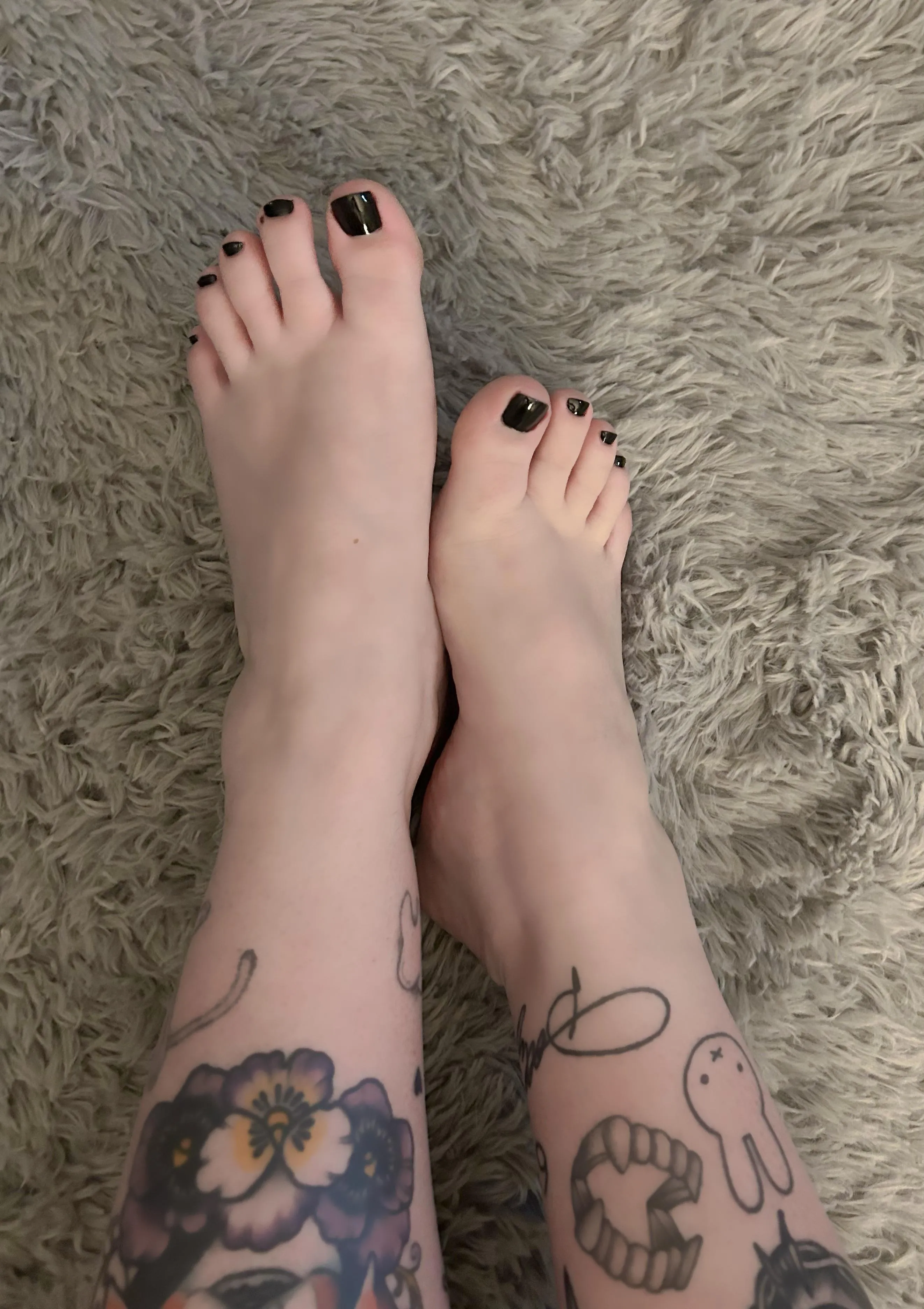 23F Goth girl feet🖤