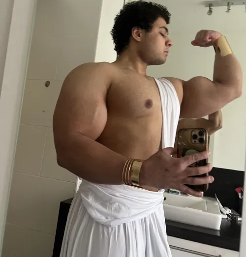 At work rn thinking about hitting the gym