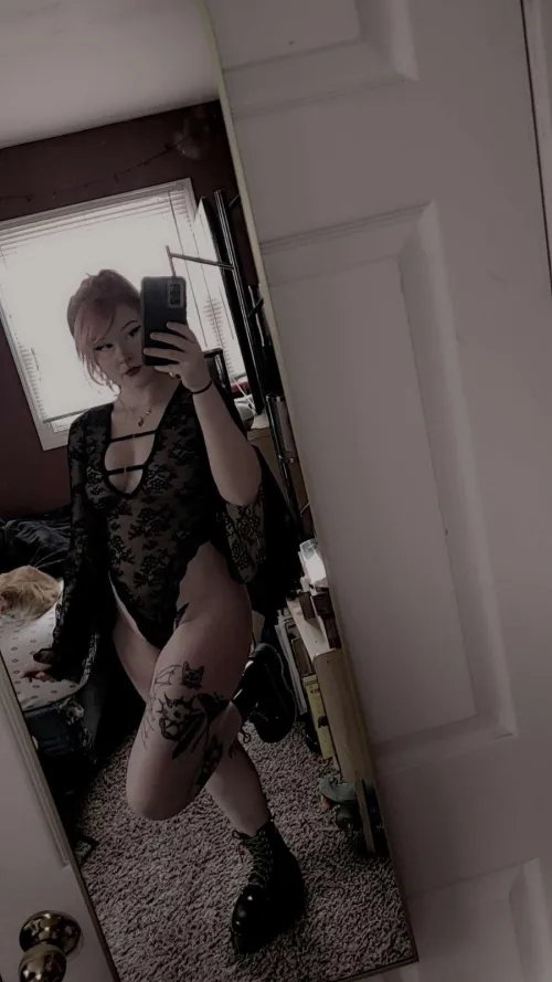 Need a boyfriend who’ll spoil me :) Any volunteers?