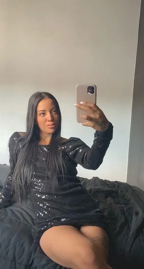 tell me are you the type who plays it safe, or would you risk it all for a night with me